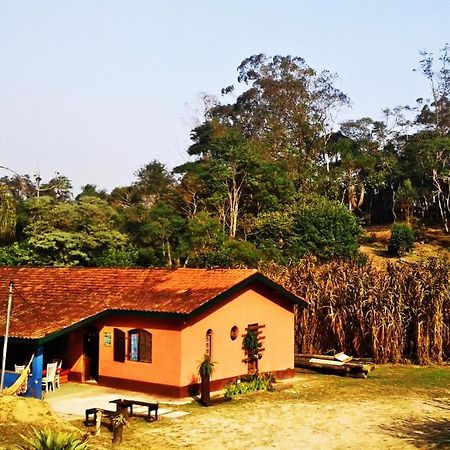 O Brejo Encantado Hospedagem E Hostel Embu Ngoại thất bức ảnh