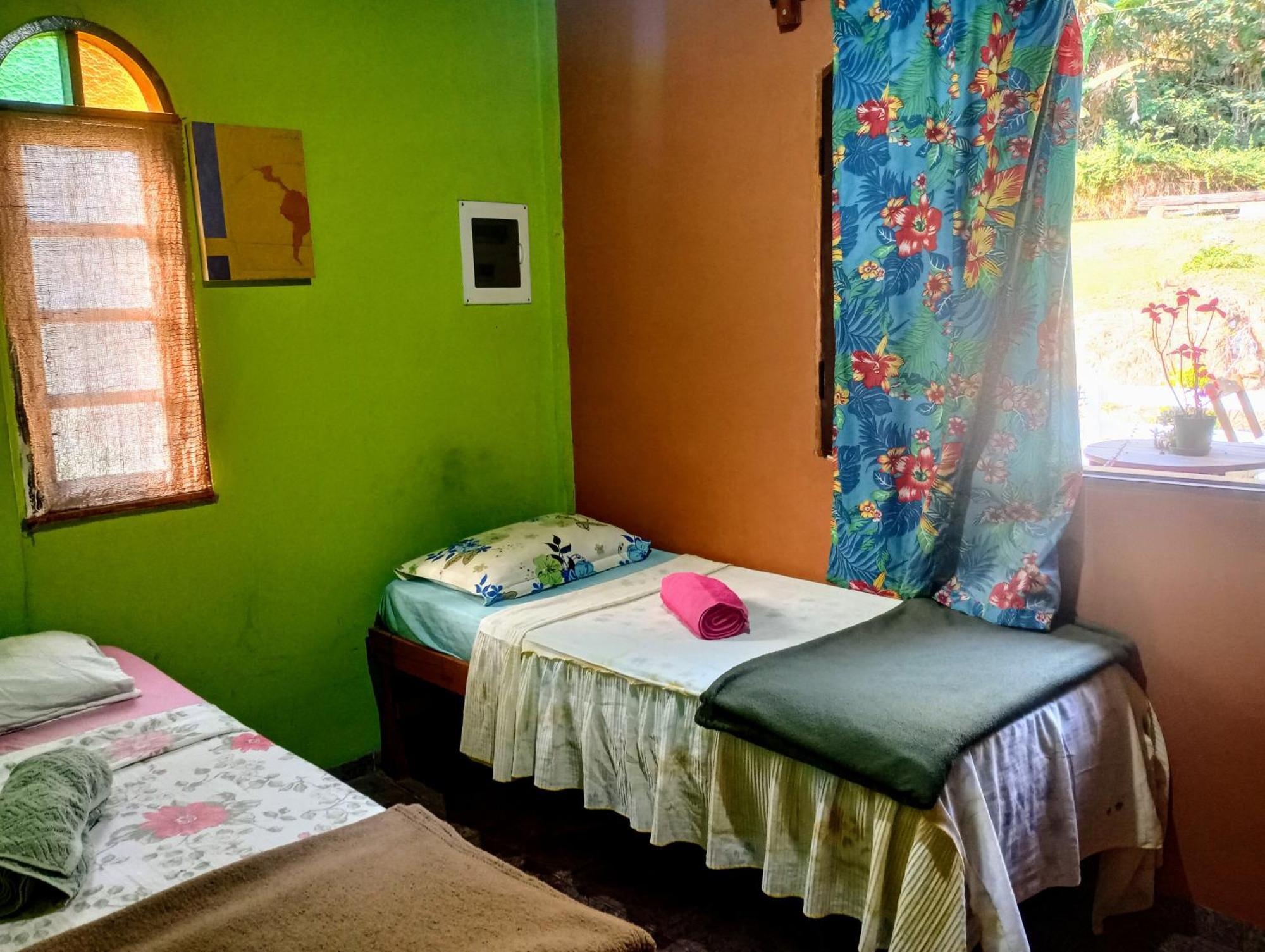 O Brejo Encantado Hospedagem E Hostel Embu Ngoại thất bức ảnh
