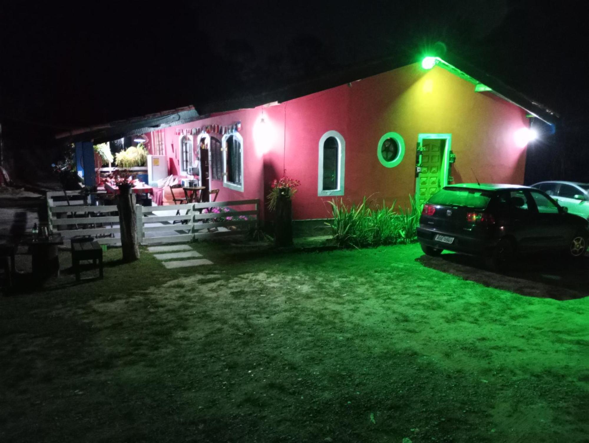 O Brejo Encantado Hospedagem E Hostel Embu Ngoại thất bức ảnh